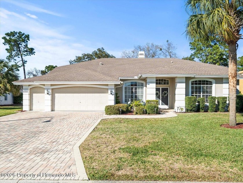 Located in Glen Lakes. NEW ROOF IN SEPTEMBER, 2024! Beautiful - photo 5