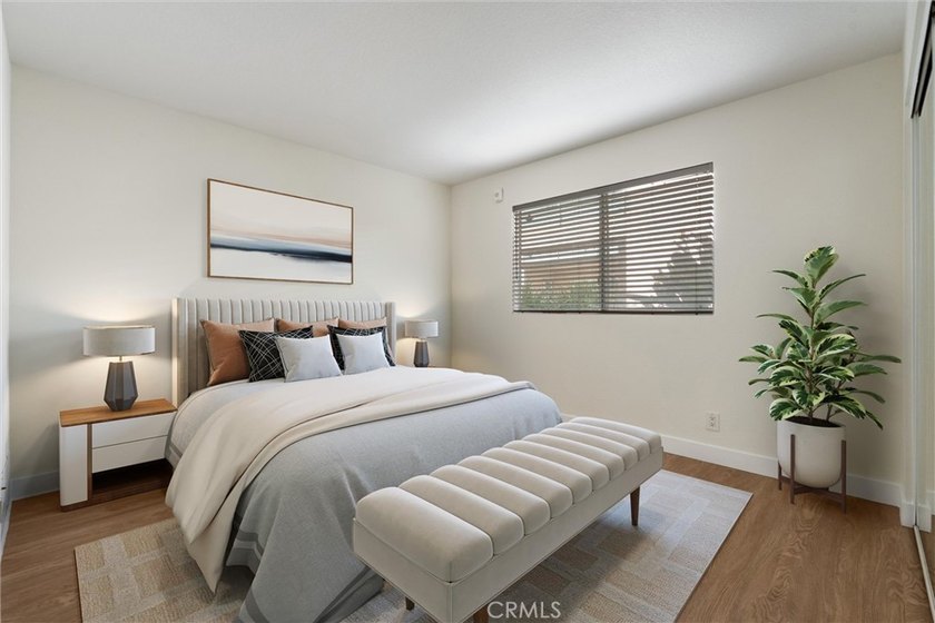 Freshly upgraded and centrally located, this wonderful condo - photo 14
