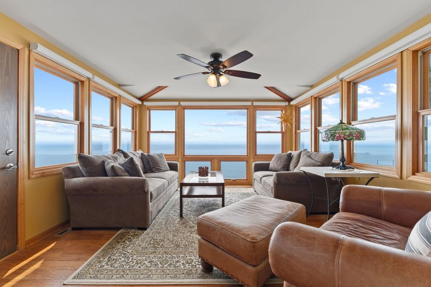 This is a rare opportunity for you to own a stunning, renovated - photo 24
