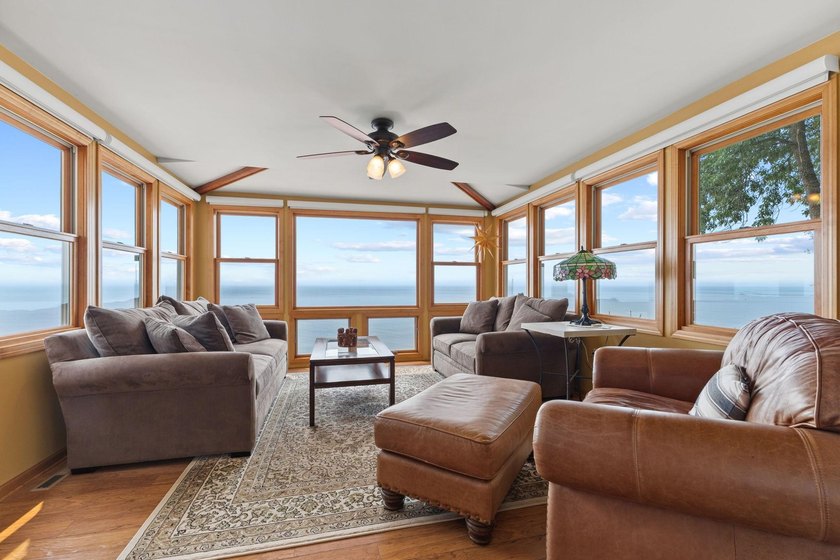 This is a rare opportunity for you to own a stunning, renovated - photo 25