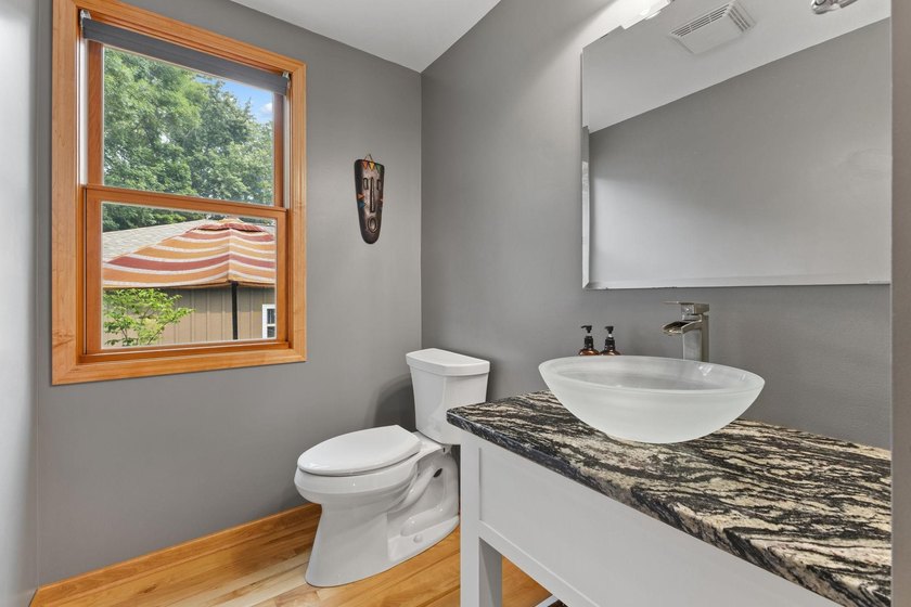 This is a rare opportunity for you to own a stunning, renovated - photo 29