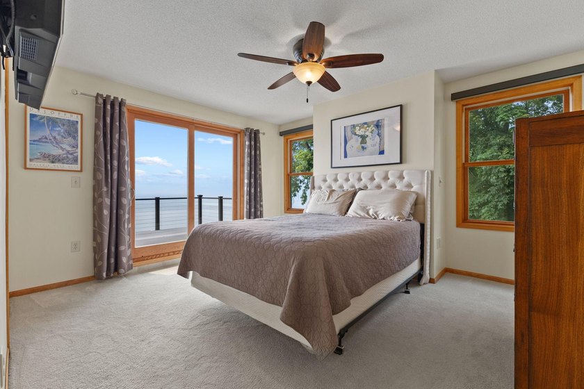 This is a rare opportunity for you to own a stunning, renovated - photo 40