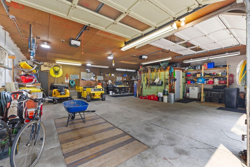 This is a rare opportunity for you to own a stunning, renovated - photo 48