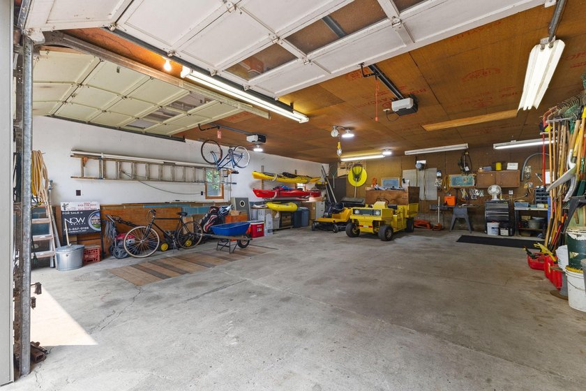 This is a rare opportunity for you to own a stunning, renovated - photo 49