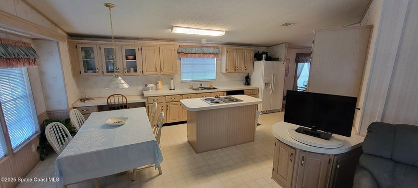 This spacious home offers nearly 1,600 square feet of living - photo 6