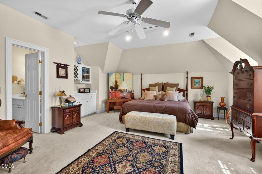 Welcome to this beautifully updated and meticulously maintained - photo 22