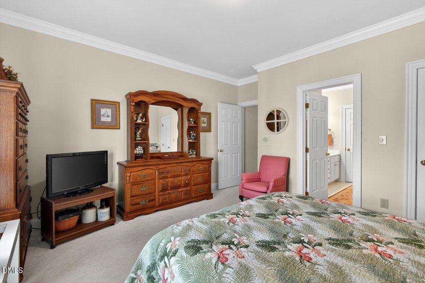 Welcome to this beautifully updated and meticulously maintained - photo 31