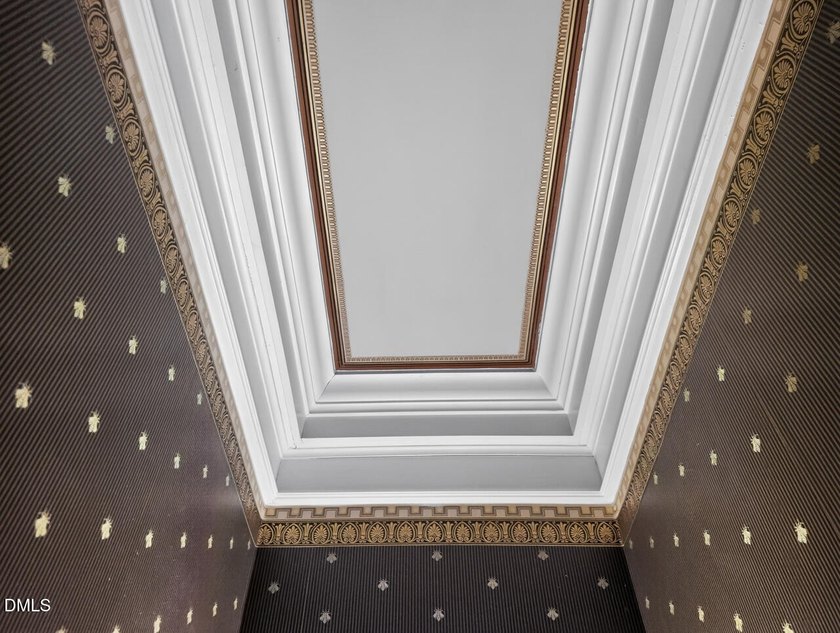 Welcome to this beautifully updated and meticulously maintained - photo 33