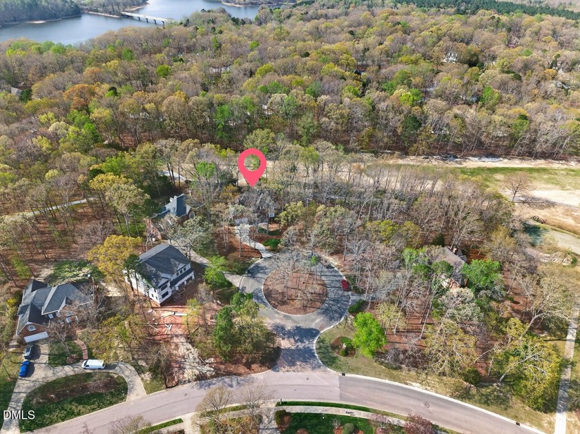 Welcome to this beautifully updated and meticulously maintained - photo 43