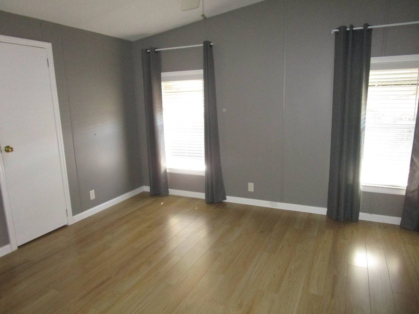 This motivated seller is ready to make a deal. Don't miss this - photo 12