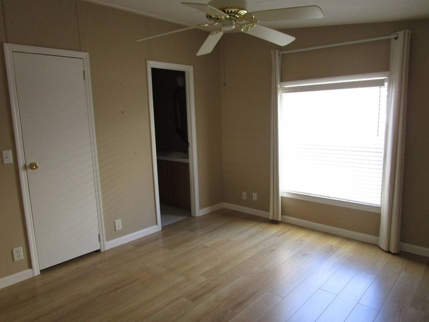 This motivated seller is ready to make a deal. Don't miss this - photo 14
