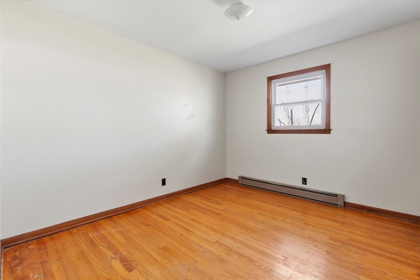 PRICE IMPROVEMENT - AND - remodeled kitchen!! Cozy Pearisburg - photo 19