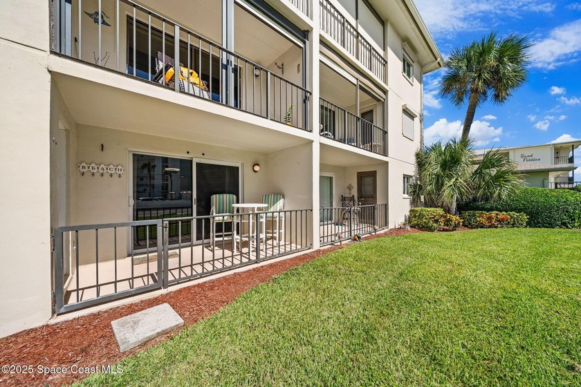 Live the coastal dream in this beautifully updated ground floor - photo 7