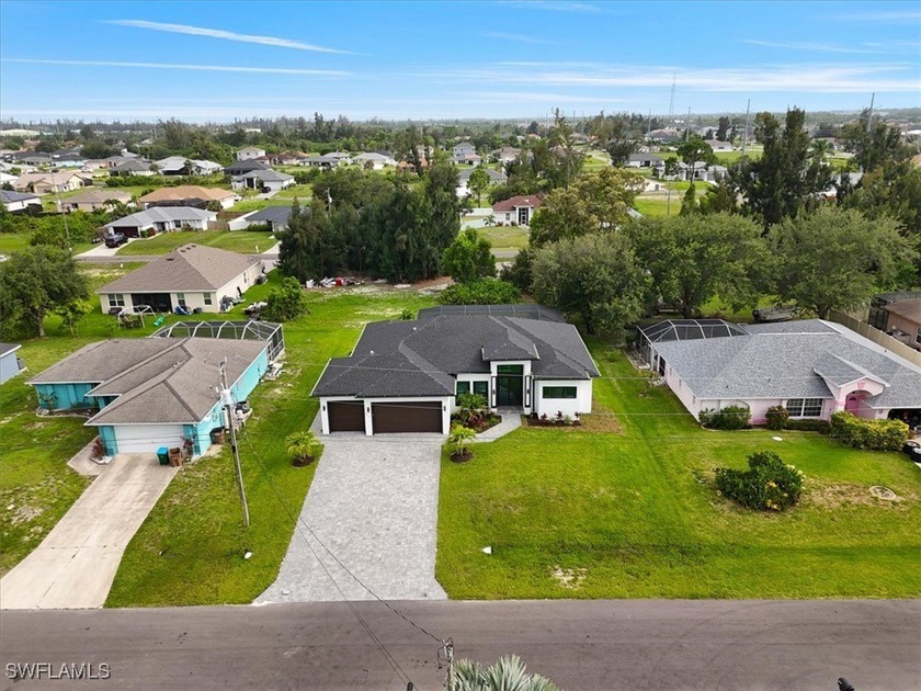 Welcome to your dream home in Cape Coral! This stunning - photo 3