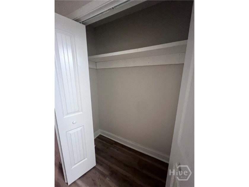 NO HOA!! THIS LOVELY 3 BED 2 BATH HOME WITH EVERYTHING YOU'RE - photo 12