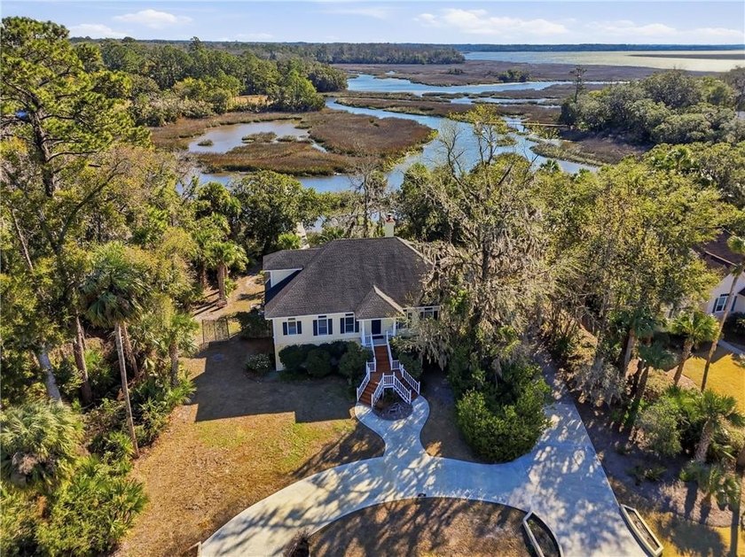 You will not want to miss the opportunity to own this 3-bedroom - photo 2
