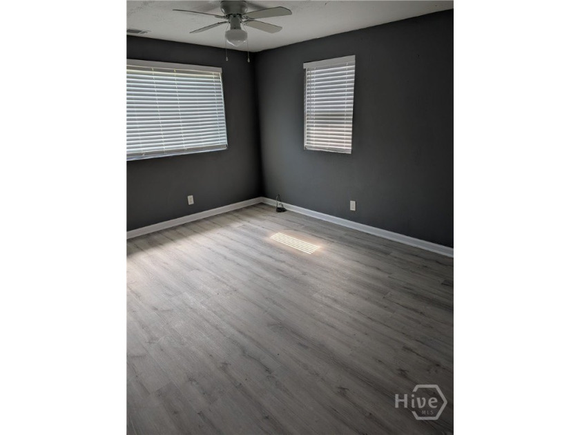 Renovated home with luxury vinyl laminate flooring, New HVAC - photo 3