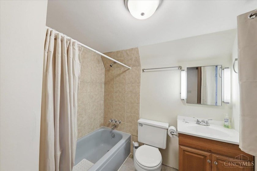 Welcome to 1203 Harz Cove at Lake Lorelei! This fully renovated - photo 24