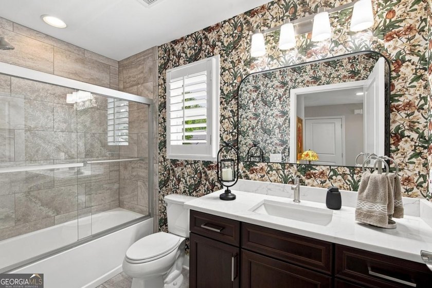 Welcome home to this immaculate, craftsman-style ranch home in - photo 27