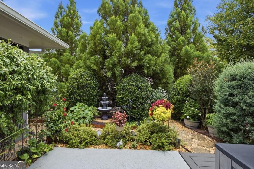 Welcome home to this immaculate, craftsman-style ranch home in - photo 37