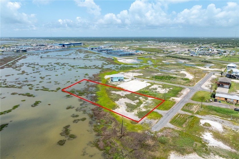 Exceptional chance to acquire a beautiful coastal property with - photo 7