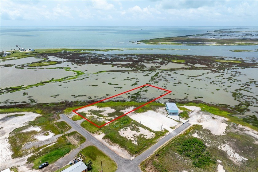 Exceptional chance to acquire a beautiful coastal property with - photo 8