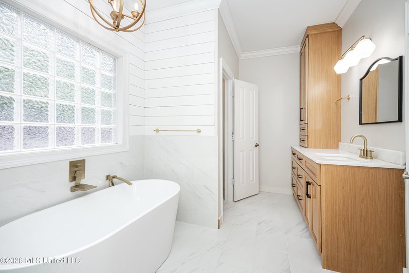 There's a reason Bienville Place remains one of Ocean Springs' - photo 42