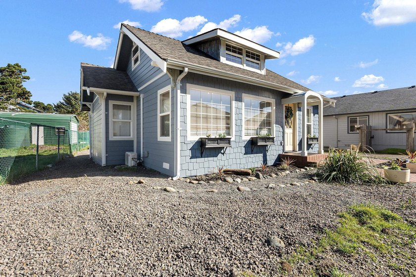 Welcome to 1905 S Pebble Beach Dr, Crescent City - an updated - photo 3