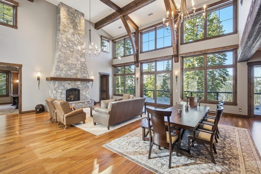 A striking blend of modern mountain architecture and refined - photo 4