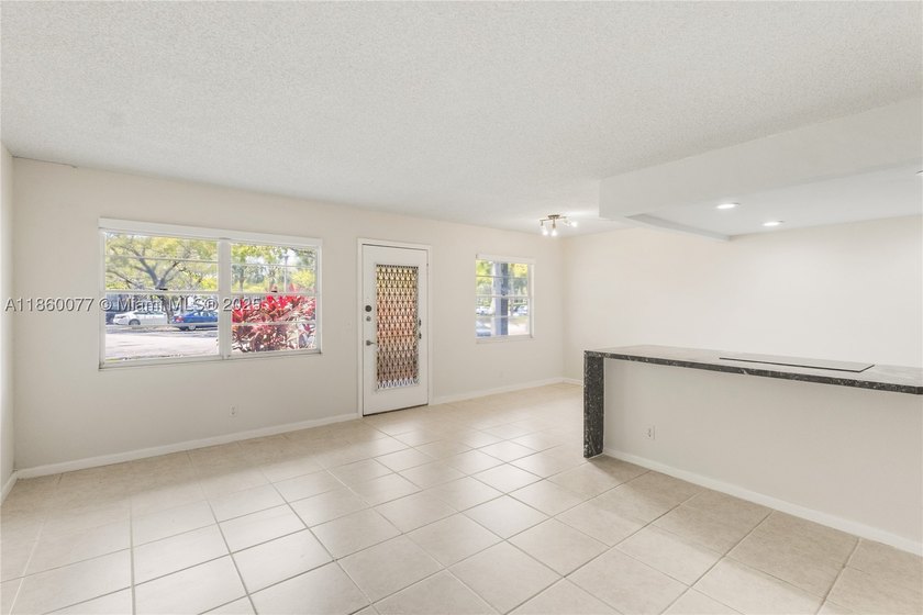 !! LOCATED ON THE FIRST FLOOR ... AND WITH GOLF COURSE VIEW - photo 7