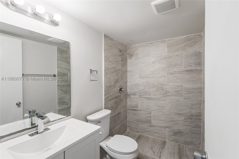 !! LOCATED ON THE FIRST FLOOR ... AND WITH GOLF COURSE VIEW - photo 9