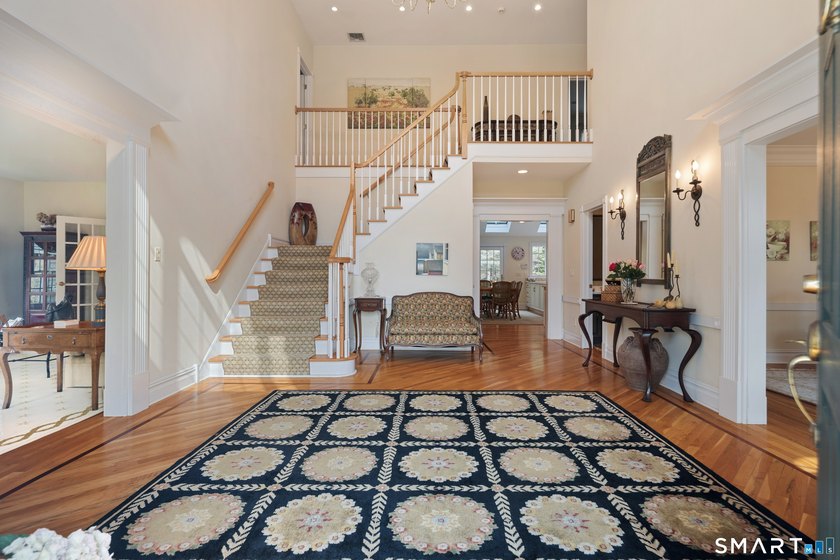 Exceptional custom-built 4 to 5 bedroom Colonial in desirable - photo 5