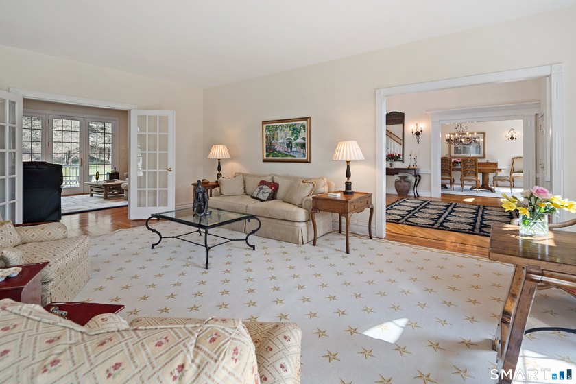 Exceptional custom-built 4 to 5 bedroom Colonial in desirable - photo 10