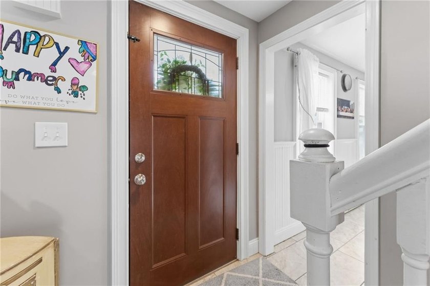BEAUTIFUL REMODLED CUSTOME CAPE STYLE HOME ON OVER A HALF ACRE - photo 11