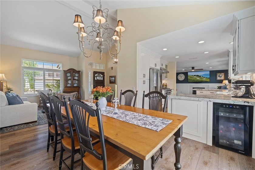 Beautifully remodeled 3 bedroom, 2.5 bath view home in Pacific - photo 12