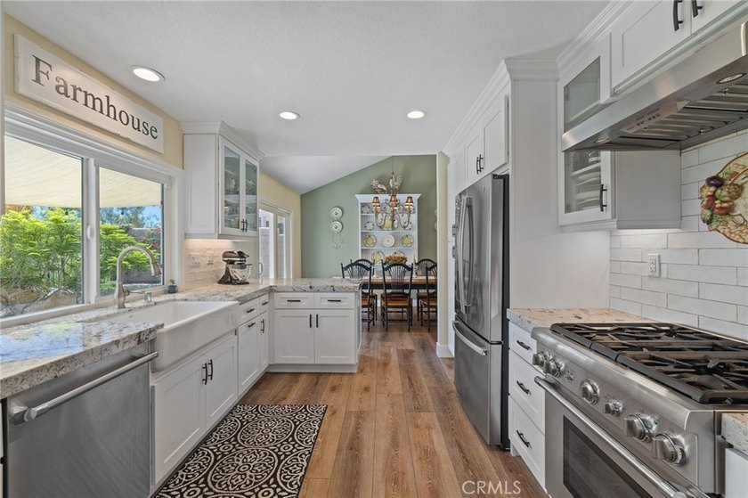Beautifully remodeled 3 bedroom, 2.5 bath view home in Pacific - photo 13