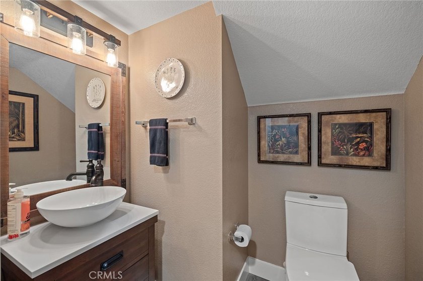 Beautifully remodeled 3 bedroom, 2.5 bath view home in Pacific - photo 17
