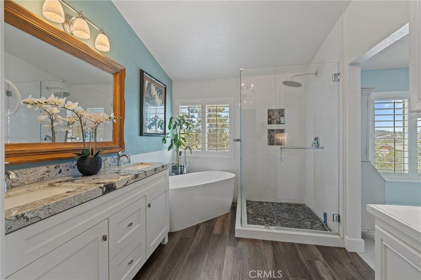 Beautifully remodeled 3 bedroom, 2.5 bath view home in Pacific - photo 24
