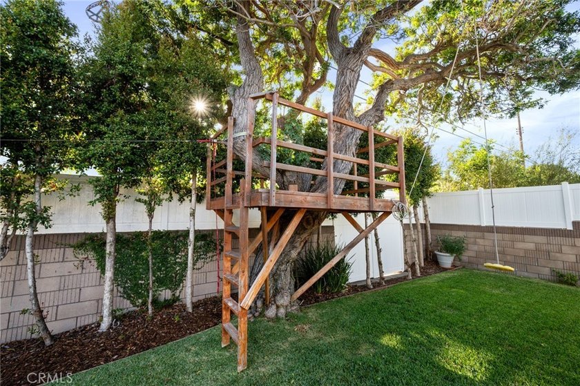 Tucked away on a quiet, tree-lined street in one of the South - photo 31