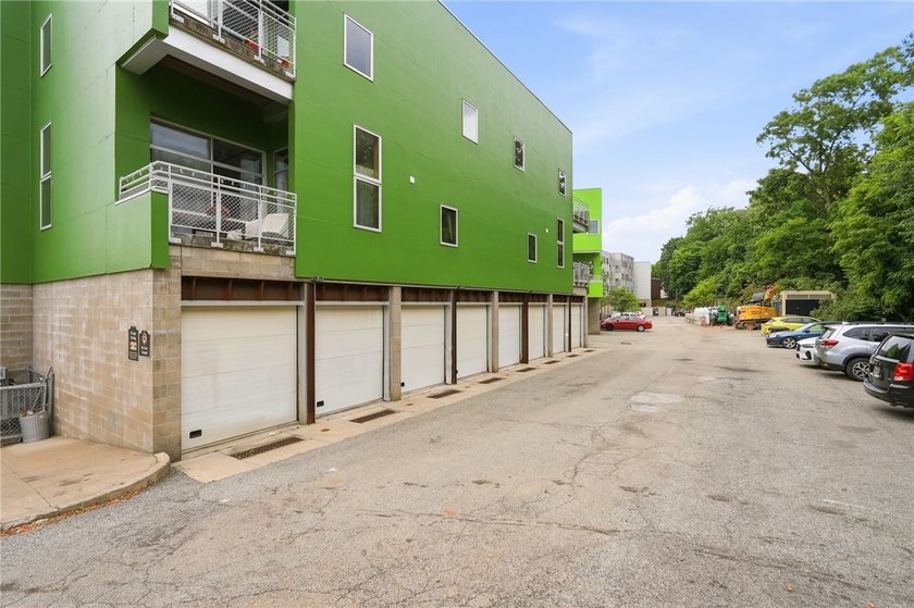 Stunning 2 story condo Nestled in the Heart of Pittsburgh's - photo 8