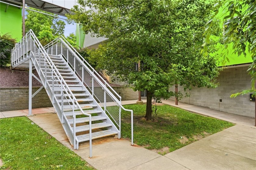 Stunning 2 story condo Nestled in the Heart of Pittsburgh's - photo 9