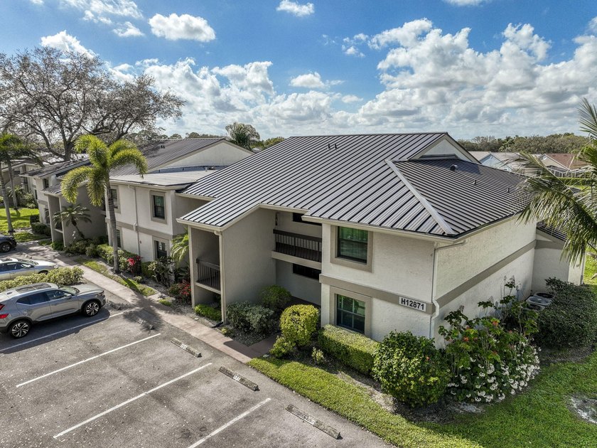 Welcome to this thoughtfully updated home on the second floor - photo 4