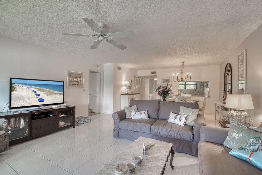 Welcome to this thoughtfully updated home on the second floor - photo 8