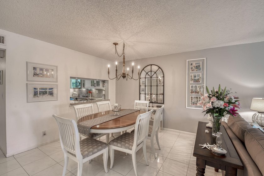 Welcome to this thoughtfully updated home on the second floor - photo 10