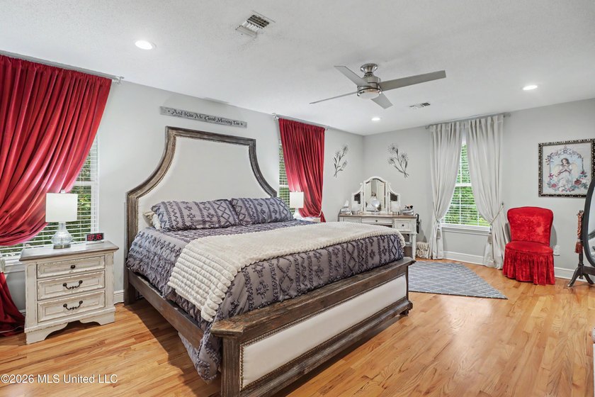 Beautiful Two-Story Home on a Quiet Cul-de-Sac in Diamondhead! - photo 19