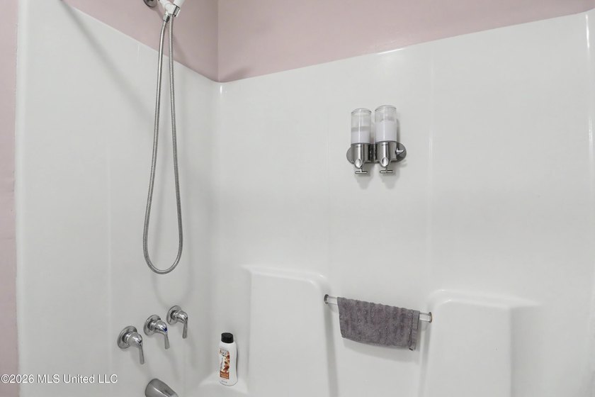 Beautiful Two-Story Home on a Quiet Cul-de-Sac in Diamondhead! - photo 24