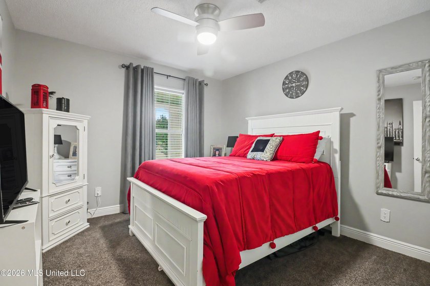 Beautiful Two-Story Home on a Quiet Cul-de-Sac in Diamondhead! - photo 25