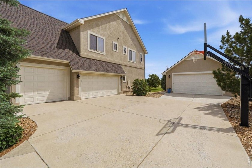 Huge price improvement! Discover your Green Acres paradise with - photo 3