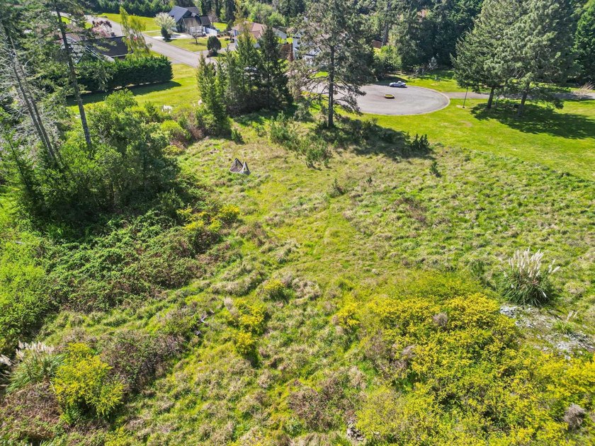 Build your dream home in this desirable gated neighborhood in - photo 4