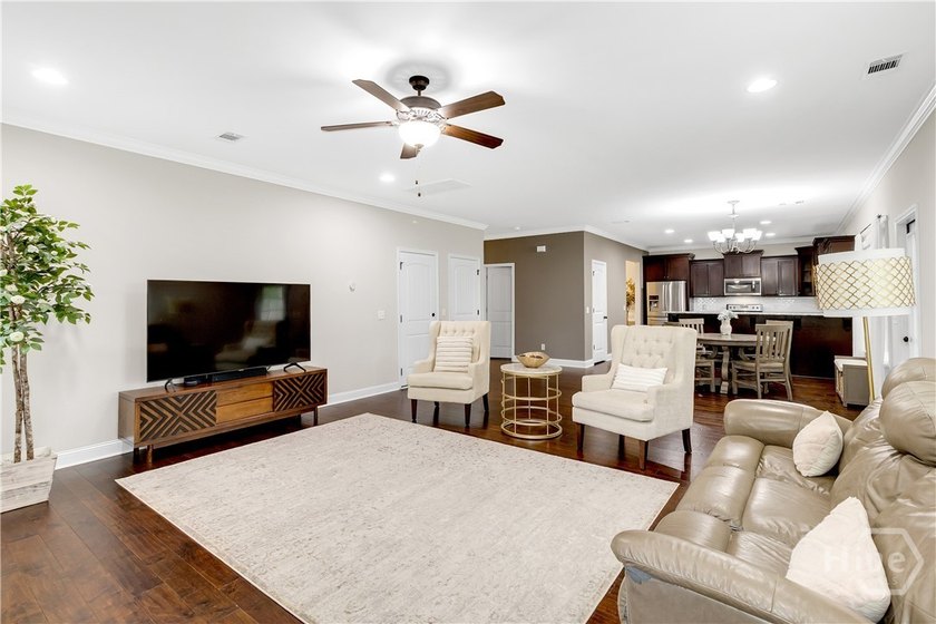 SELLER OFFERING $10,000 TOWARDS CLOSING COSTS! Welcome to this - photo 8